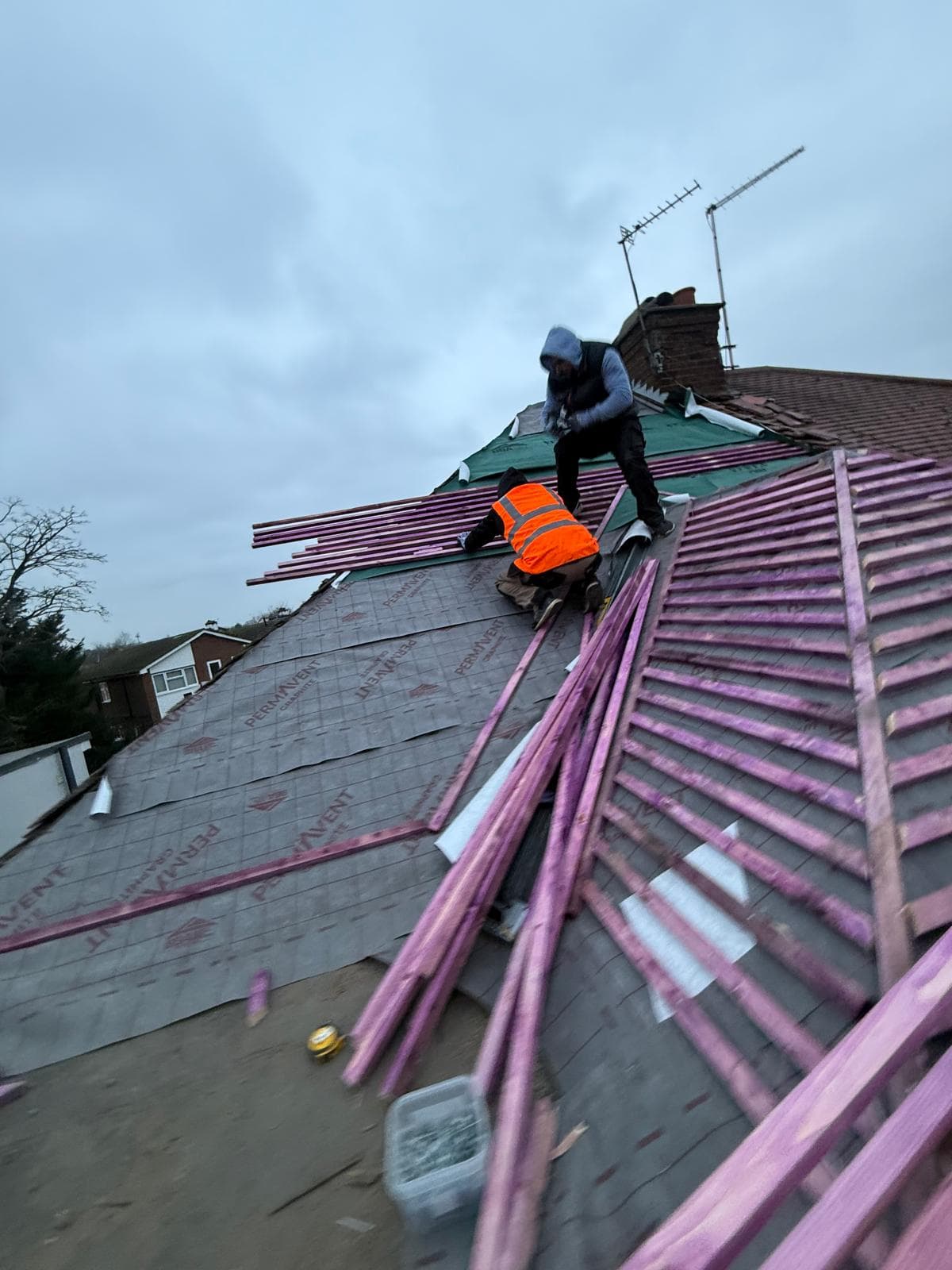 Emergency Roof Repairs work in Hampshire — photo 1